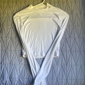 White cropped turtleneck size XS